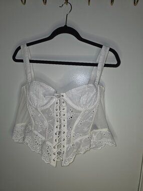 white lace up corset